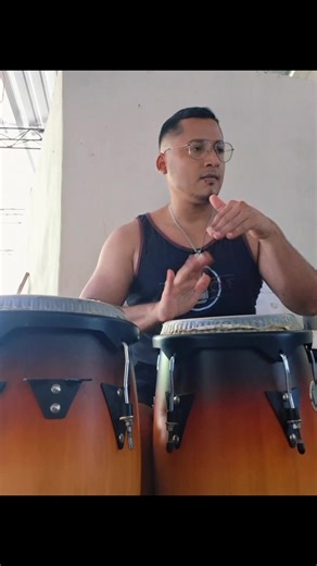 Tocando la conga: práctica y técnicas para principiantes