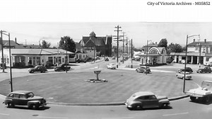 Besides improving traffic flow, roundabouts can reduce the risk of head-on collisions and incidents involving left-turns. Need a refresher? Get familiar with how to use a roundabout. ⬇️ Be prepared and follow the rules – This way, we can keep everyone in the community moving safely. More tips for drivers, cyclists and pedestrians on how to use roundabouts from ICBC here: https://icbc.com/road-safety/driving-tips/Pages/How-to-use-roundabout.aspx | City of Victoria - Local Government