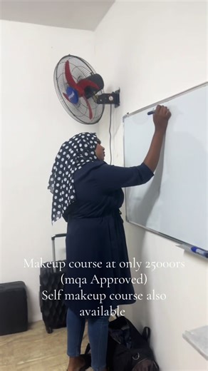 Comprehensive Makeup Course for All Levels at Flacq