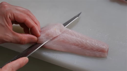 How skill and tradition make deadly fish safe to eat in Japan