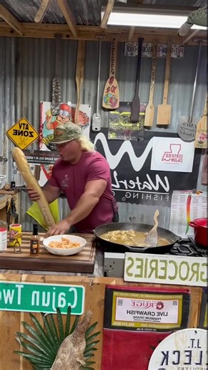 9.6K views · 229 reactions | Stalekracker - Cooking up shrimp and chicken rice and gravy Cajun style #stalekracker #riceandgravy #shrimpandchicken #CajunCooking #LouisianaStyle #cajunlife #southernfood | Flavour Cooking | Facebook