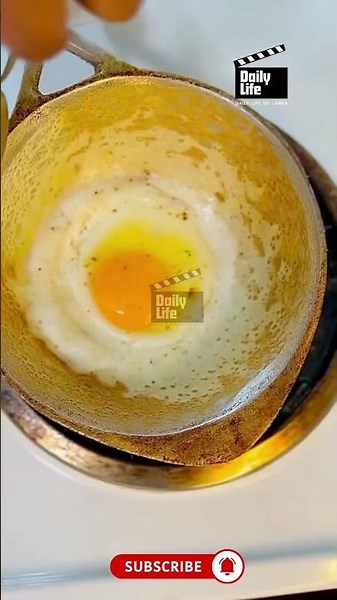 Egg Hopper (බිත්තර ආප්ප) – Sri Lanka’s Favorite Breakfast 🥚🥞 #shorts