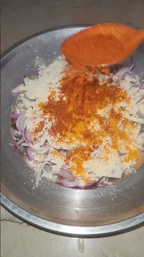 Aeise Pakode Kabhi Nahi Khaye Honge 😱🔥 | Pyaaz Ke Pakode #homerecipes #viralshorts #cookingshorts