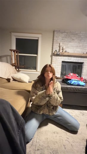 Mackenzie Ford on Instagram: "GIVE IT TO ME !!! 😡 #casino #slots #blackjack #crazy"