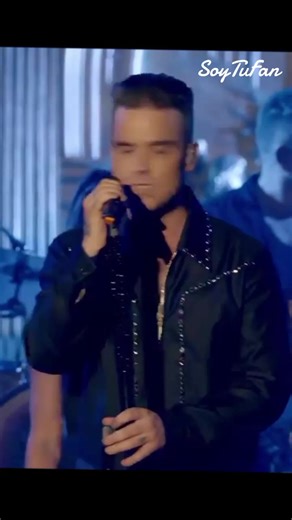 Robbie Williams Rock DJ Live Performance