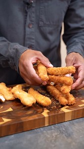 86K views · 689 reactions | Fish fingers and beer battered yellow tail king fish , fresh fish catch and cook for dinner, another fantastic fish for deep frying, must try and let me know your thoughts ❤️❤️ | BoomBaangh NZ | Facebook