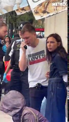 Chaotic scene as three women guilty of pickpocketing arrested on Oxford St