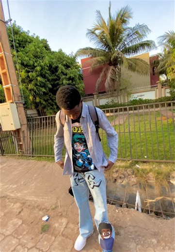 yvsko_custom (@yvsko_custom) - Jean Customisé : Entre Art et Mode Unique