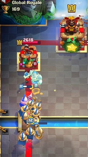 HERO MUSKETEER VS HERO KNIGHT: Which Hero is Actually BROKEN? 😱⚔️ (2025 Meta) #Shorts #ClashRoyale