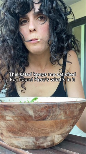 This is my go-to power salad when I want steady energy and no sugar cravings. It’s packed with fiber, protein, healthy fats, and anti-inflammatory veggies — everything your body loves. Ingredients: \t•\tGreen leaves \t•\tMicrogreens \t•\tPurple cabbage, thinly sliced \t•\tRed peppers, chopped \t•\tSpicy Serrano pepper, finely minced (optional) \t•\tTuna \t•\tChickpeas \t•\tSesame seeds \t•\tOlive oil \t•\tLemon juice \t•\tSea salt & black pepper Directions: \t1.\tCombine all the veggies in a lar