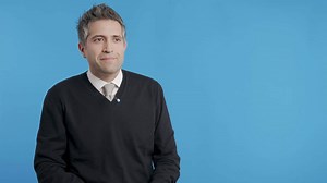 Guive Balooch, Global Vice President of L’Oréal Research and Innovation, explains the concept of the new L’Oréal device My Skin Track UV by La Roche-Posay ☀️ Learn more here ⬇️ | L'Oréal Groupe