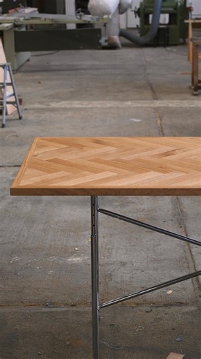 Plateau de table en chêne massif, fabriqué artisanalement, à motif à chevrons - Etsy France