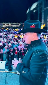 20K views · 298 reactions | Un zapateado 3ncabronad0 desde México 廬 #alacranesmusical #ynoseaguitenmisalacranesmusical #pasitoduranguense | Alacranes Musical | Facebook