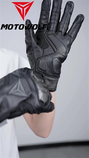 18K views · 159 reactions | MOTOWOLF Motorcycle winter gloves MDL0305b. #MOTOWOLF #motorcyclegloves | Foshan Motowolf Technology Co., Ltd. | Facebook