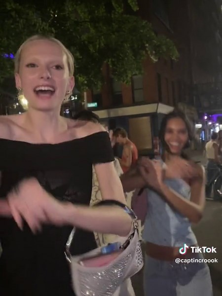 Doll v twink | Troye Sivan