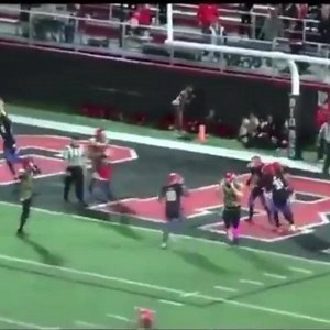 This 2-point conversion on the game’s final play in OT is INSANE! 🔥 (Via 4LEVELS_ / Twitter) | MaxPreps