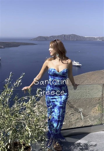 サントリーニ島🤍🩵 断崖絶壁に立つ 白と青のコントラストが美しいエーゲ海の島 #ギリシャ#海外旅行#ヨーロッパ#ホテル#Greece#greecetravel#santorini#aegeansea#oceanfront#blueandwhite#travel#traveltiktok#hotelroom