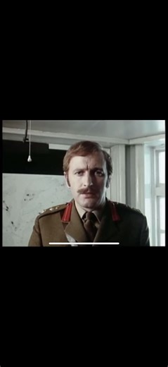 Militärparade mit Monty Python Humor