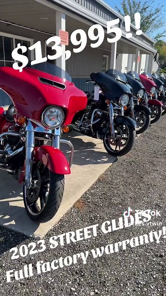 2023 STREET GLIDES! $13,995!!!! #burkesrepooutlet #bikertok #motorcyclesoftiktok #getoutandride #harleydavidson #harleysforsale #fyp