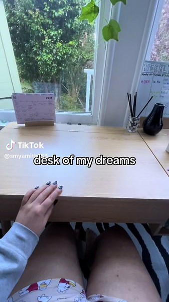 Mocka Makeup Desk and Vanity: The Ultimate Beauty Station