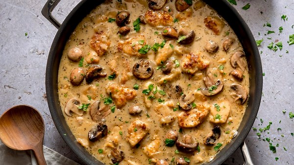 Chicken & Mushroom Casserole [One Pan Creamy Dinner]