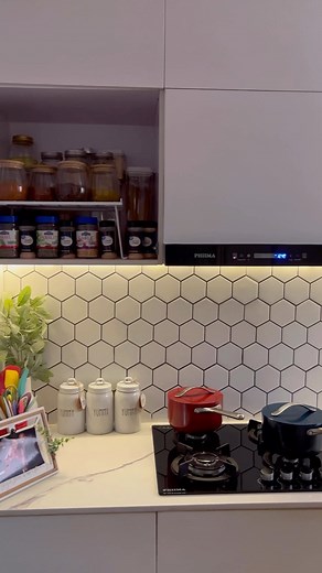 Diaryofakitchenlover on Instagram: "Deriving joy in cooking means you first need to fall in love with your kitchen. True or false? 殺 Here’s a sweet letter to my home kitchen 珞"