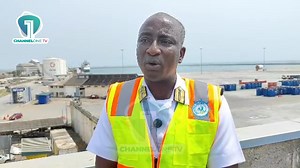 Takoradi Harbour Security Manager, Naval Captain Michael Duvor, says the interception of 500 boxes of illicit drugs known as RED on December 30 2025 was due to strict security measures at the port and the port's determination to detect undeclared goods to raise the needed revenue for the state. #GhanaNews #TakoradiHarbour #ChannelOneNews #ChannelOneTV | Citi TV