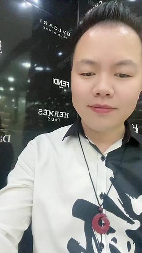 香奈儿J12系列H0967，表径33mm，原镶双排钻，石英动力，白陶瓷材质，日历显示，公价91900#名表回收 #奢侈品回收 #日常分享 #包包回收 #手表