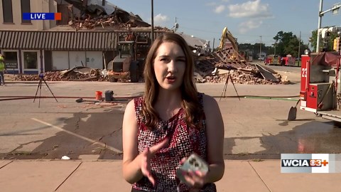 'Our eyes just kind of burned': Store owner reacts to Mattoon building collapse