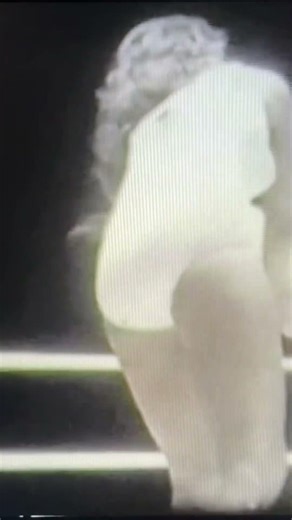 Marie Laverne vs Early Dawn