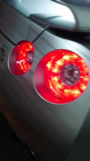 R35 GTR cold startup straight piped