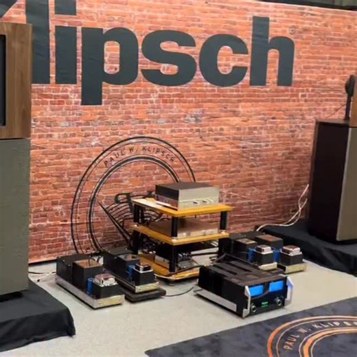 2.6K views · 221 reactions | Klipsch Jubilee and McIntosh high end hi-fi gear | Decibelvibe | Facebook