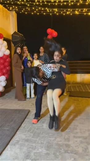 SOMYA SAINI 👑 on Instagram: "Baap re 😱😱😱 @somyagymnast"