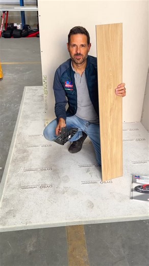 Extremely small side cut on wood looking porcelain plank with #MiniMontolit #24 💎 | Montolit Tiling Tools