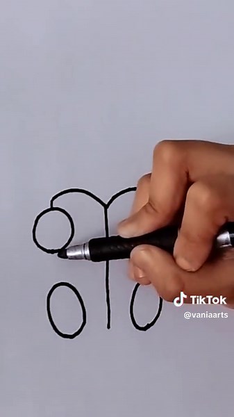 Aprende a dibujar un oso sosteniendo un libro