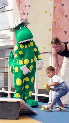 Day in the life of Dorothy the Dinosaur X Royal Caribbean