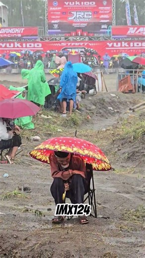 Kakek racing😍 sehat sehat yah kek😍😍