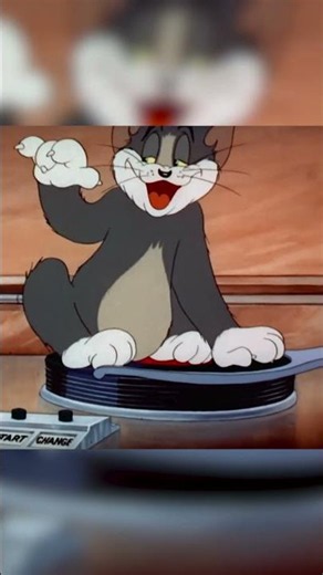 Tom’s VINYL Fail! 🎶😱 #TomandJerry #ClassicCartoons #Boomerang #shorts