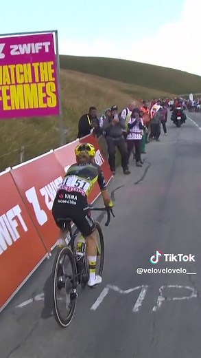 Pauline Ferrand-Prévot gave up MTB racing with the aim of winning the Tour de France Femmes and looks poised to achieve that goal, seizing the yellow jersey with a dominant victory atop the Col de la Madeleine. #tdff2025 🎥