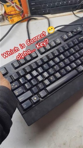 Which is Correct 😁 Alphabet Key? #manishgeek #computer #shorts #shortfeed