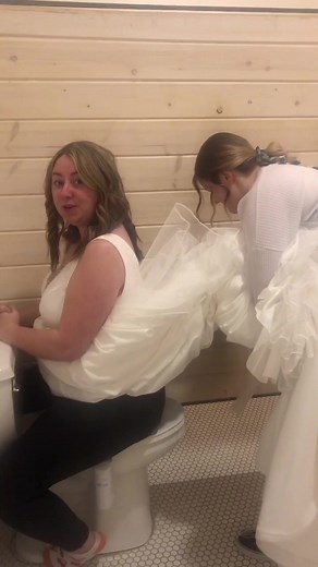 Wedding tip of the week - how to pee in a wedding dress! #weddingtipsandtricks #weddingtip #married #weddings