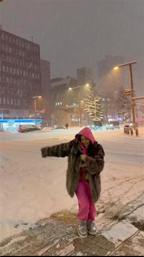 Sau mười năm quay lại Hokkaido nhưng vào mùa đông, bước chân xuống đã thấy tuyết rơi trắng xoá... thích dã man luôn ... yêu Nhật Bản , một đất nước muốn tới thật nhiều lần ... | Jade Tang