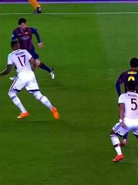 When Lionel Messi DROPPED Jerome Boateng 🤯🔥 #Messi #Football #UCL #Shorts