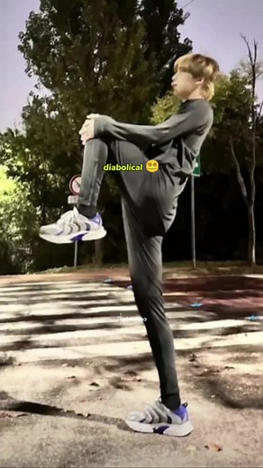 Jeong Yunho's Diabolical Dance Moves Unveiled