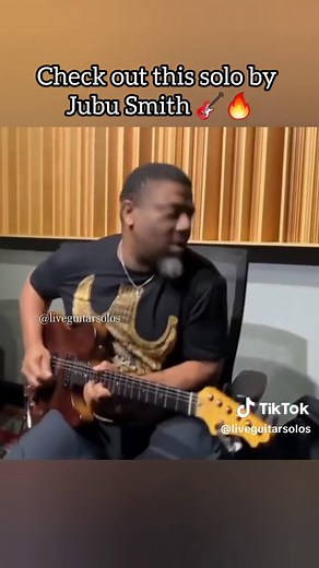 Jubu Smith Amazing No Look Guitar Solo Performance