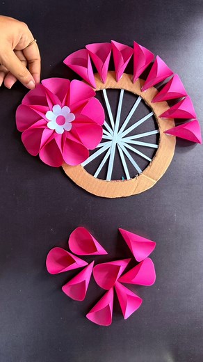 98K views · 1.2K reactions | Amazing wall hanging using colour paper #craft #diy #walldecor #handmade #virals #homedecor #fblifestyle | Ayesha's Creation | Facebook
