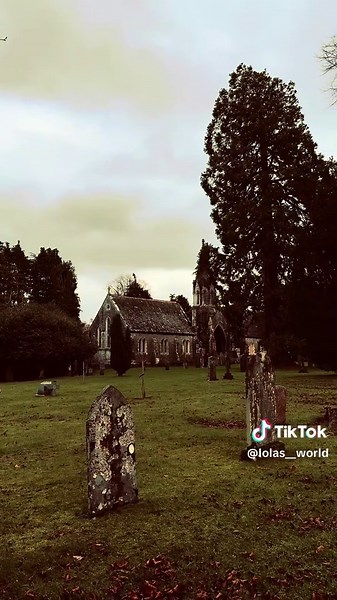 Exploring the Autumn Vibes at Cocker Mouth Cemetery
