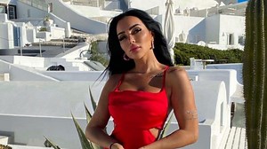 Fidji Ruiz : Elle décommande Santorin pour une raison bien particulière, découvrez laquelle !