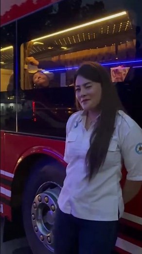 who is always friendly and always Humble, beautiful bus driver #agramas #shotsviral