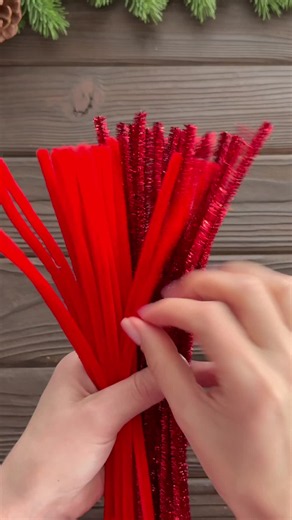 Easy Pipe Cleaner Poinsettia 🎄 Try This Christmas Craft! #DIY #Christmas #Poinsettia #PipeCleaners #Tutorial
